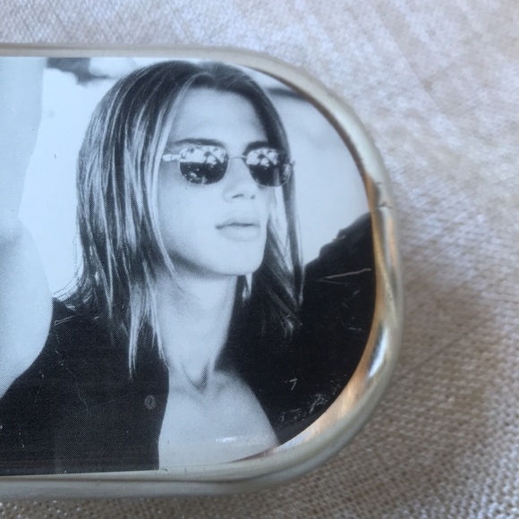 Guess Eyewear Metal Case - Picture 6 of 7